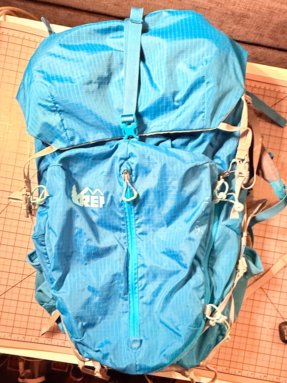 REI FLASH 60 Womenโs Laguna Blue